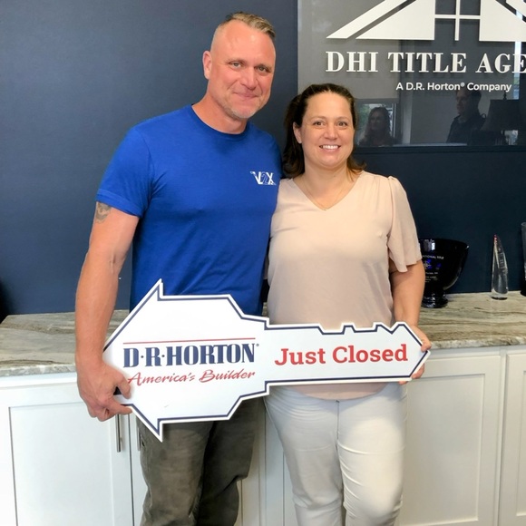 Meet your Posher - Picture 12 of 16